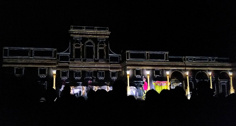 Pokaz świateł w Wilanowie - animacje na pałacu
