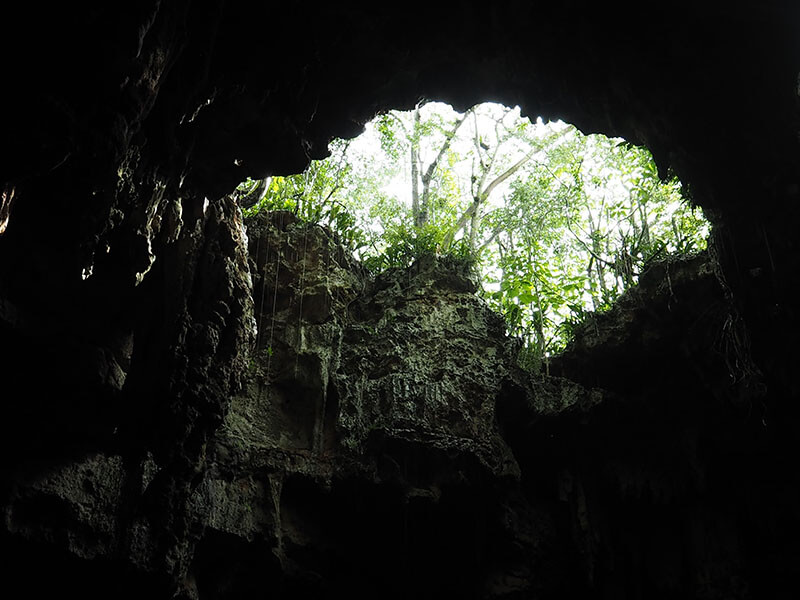 Kolorowe jaskinie Grutas Loltun w Meksyku